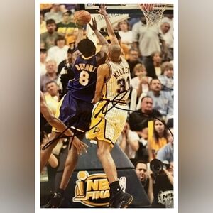 KOBE BRYANT LAKERS 2000 FINALS VS REGGIE MILLER &THE PACERS 8.5x11 GLOSSY POSTER